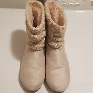 Winter white looks more off white bearpaw
